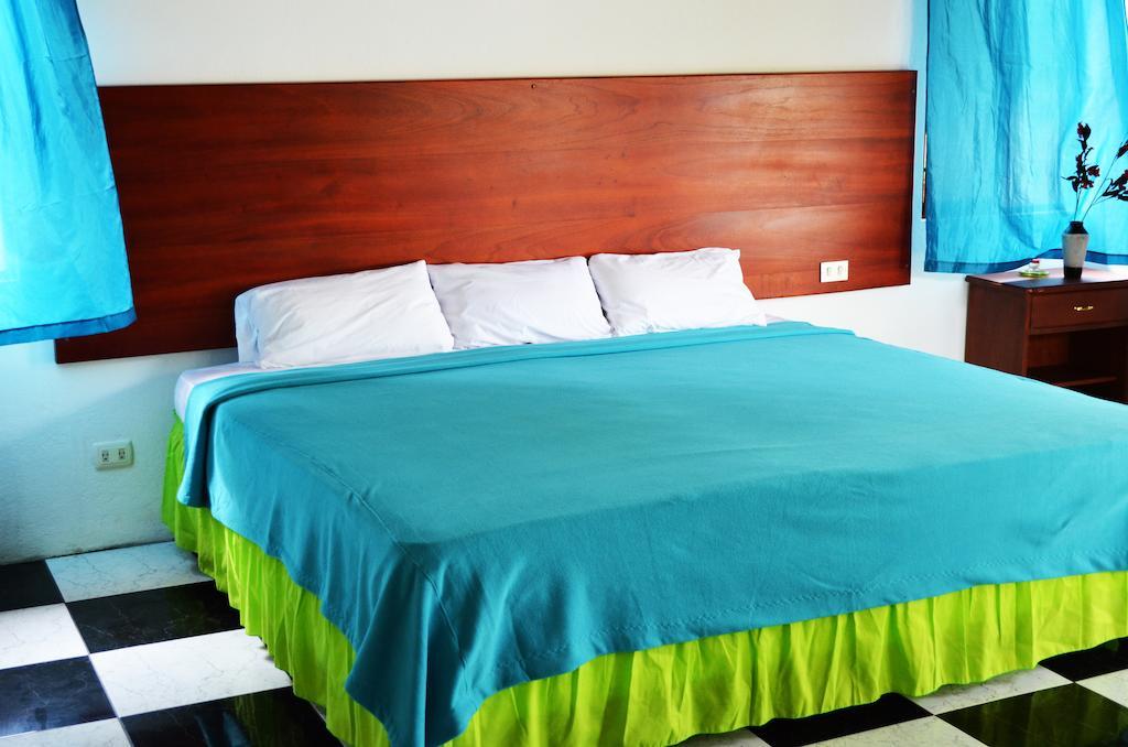 Piedras Blancas Lodge Пуерто-Айора Номер фото