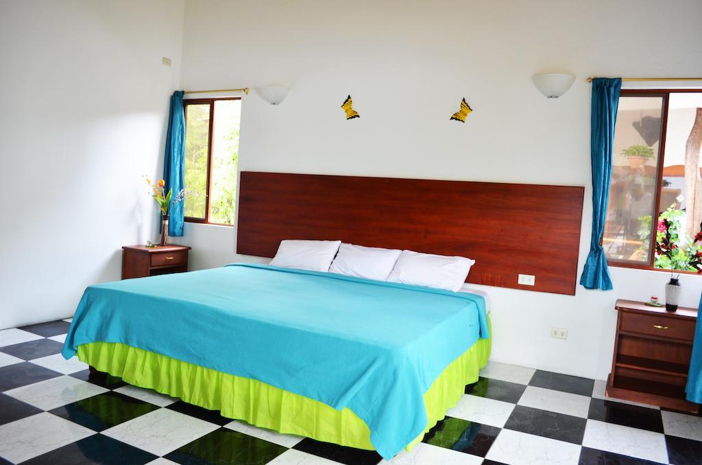 Piedras Blancas Lodge Пуерто-Айора Екстер'єр фото